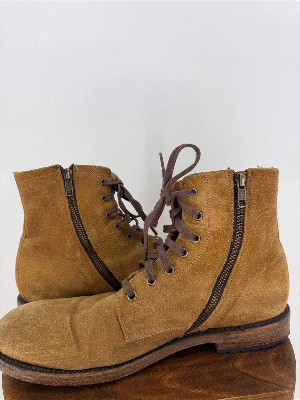 Frye Bowery Lace Up 80340 Men’s 10 D Wheat Suede Boots Rare Side Zip